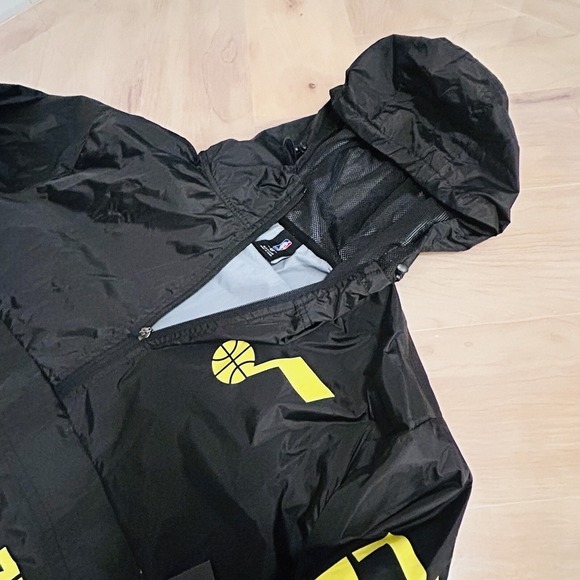 Utah Jazz NBA Ultra Game Windbreaker Runaway Black w/Yellow Lettering Size M - Picture 7 of 11